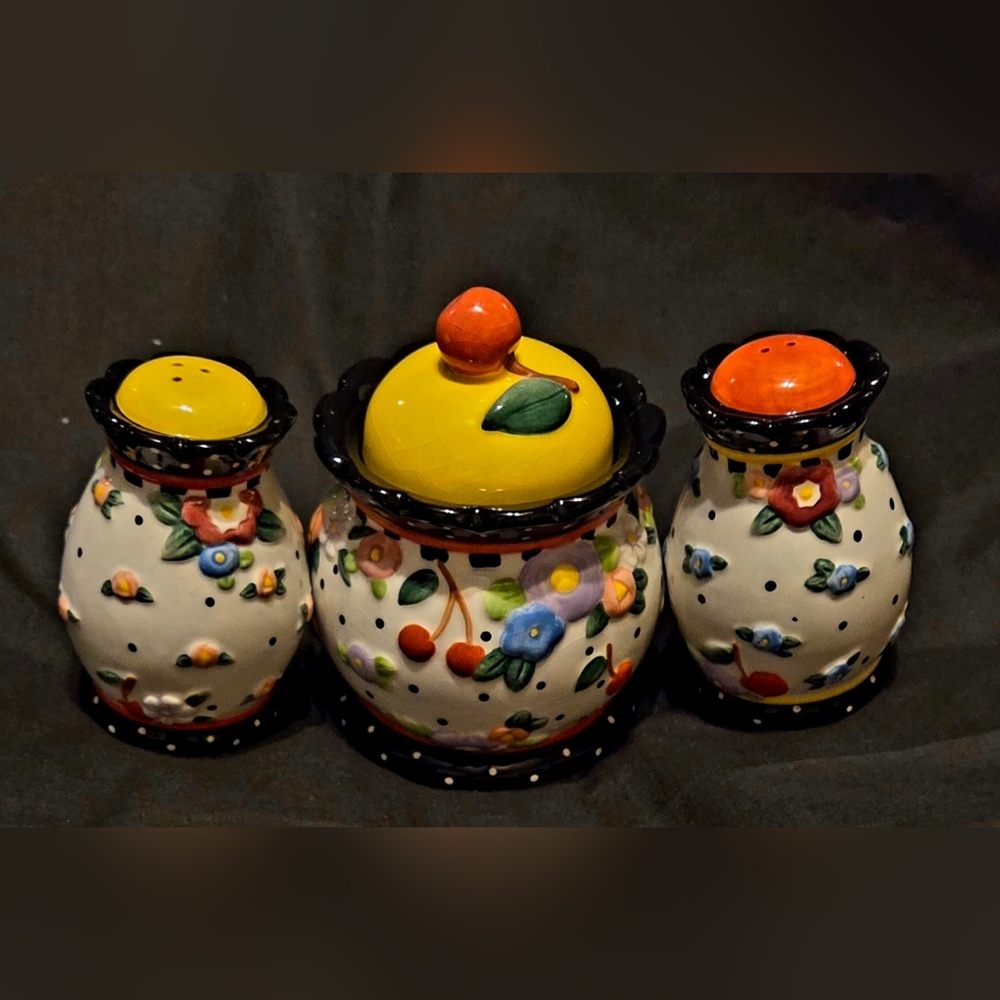 Mary Engelbreit 2000 "Oh So Breit" Sugar Bowl w/Lid & Salt Pepper Shakers⁷